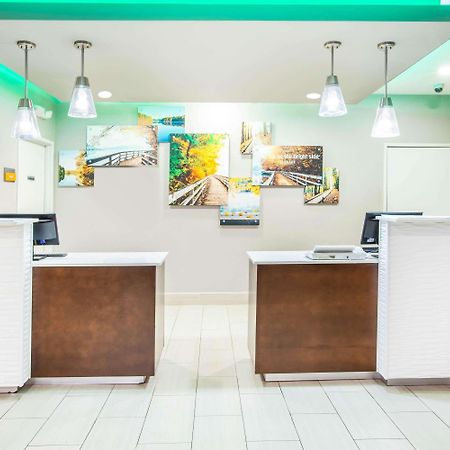 La Quinta Inn And Suites By Wyndham Elkhart Bagian luar foto