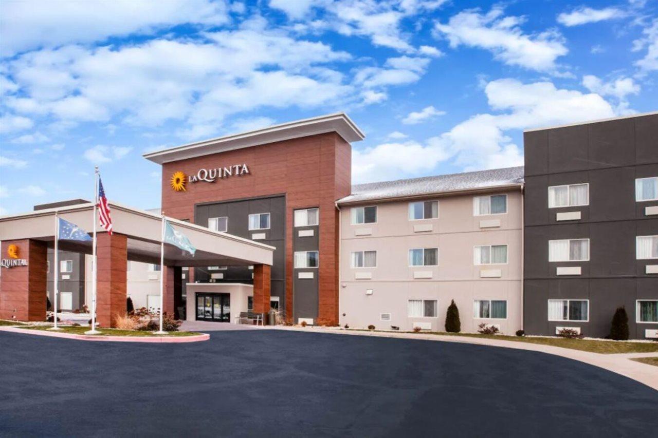 La Quinta Inn And Suites By Wyndham Elkhart Bagian luar foto