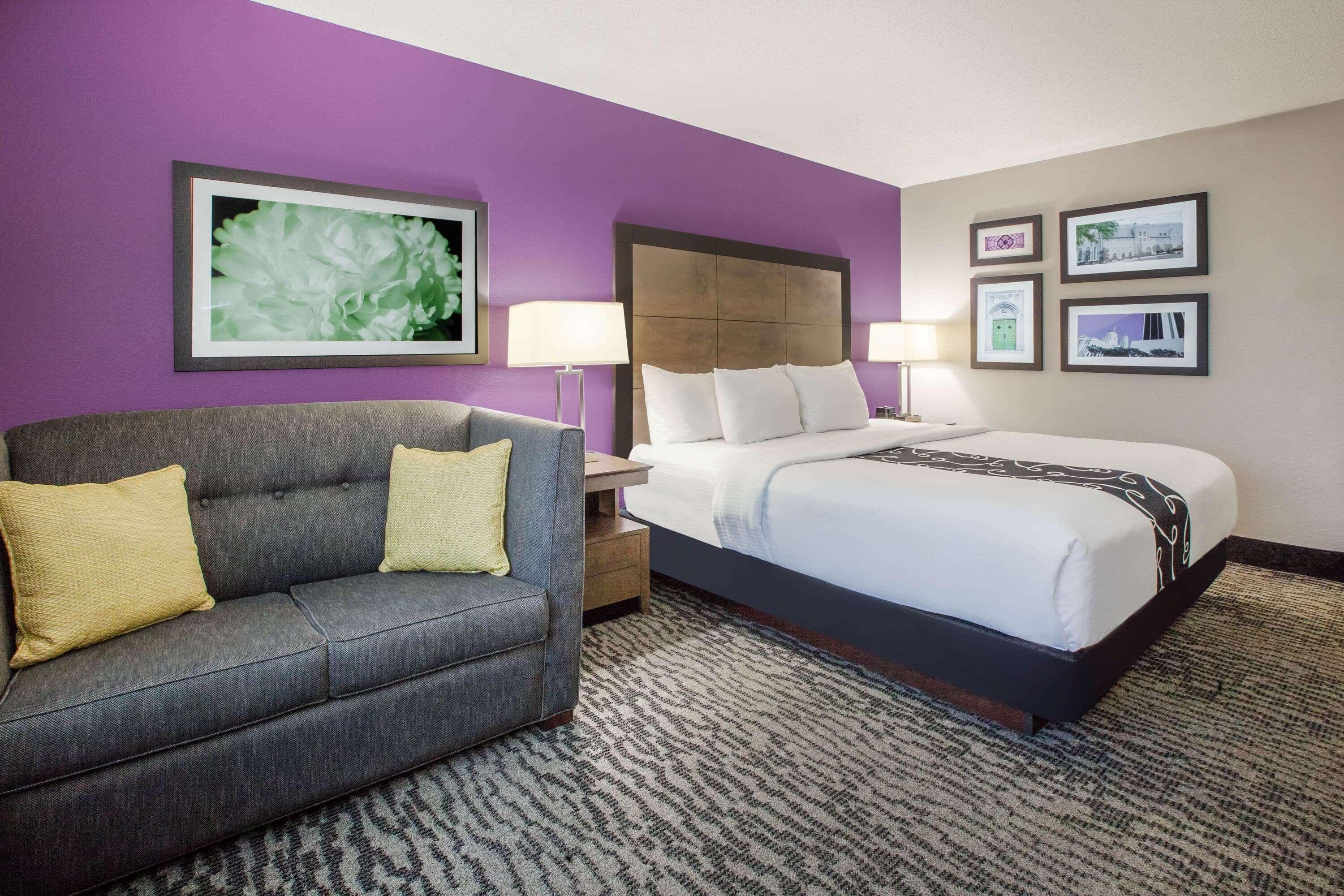 La Quinta Inn And Suites By Wyndham Elkhart Bagian luar foto