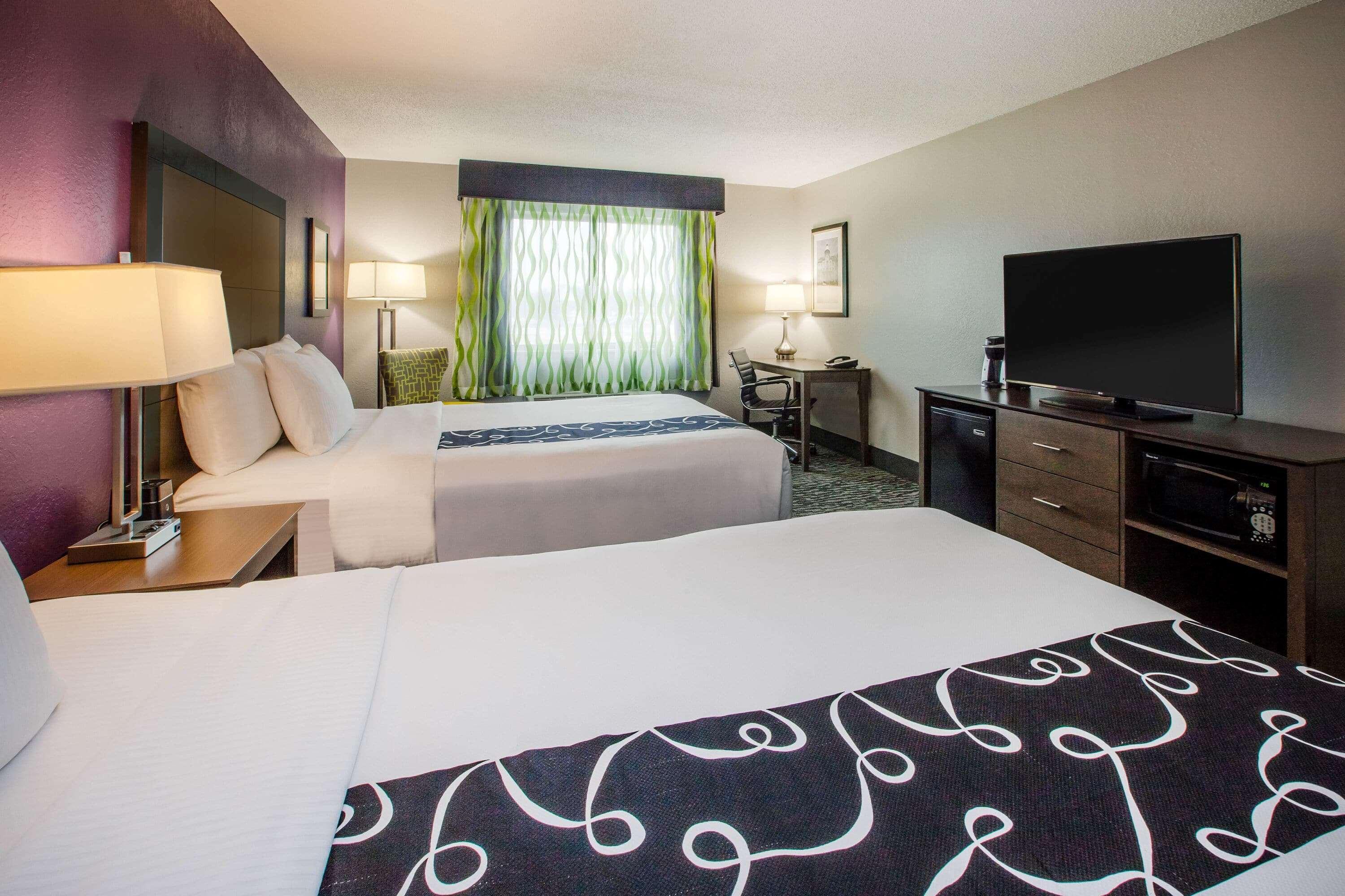 La Quinta Inn And Suites By Wyndham Elkhart Bagian luar foto