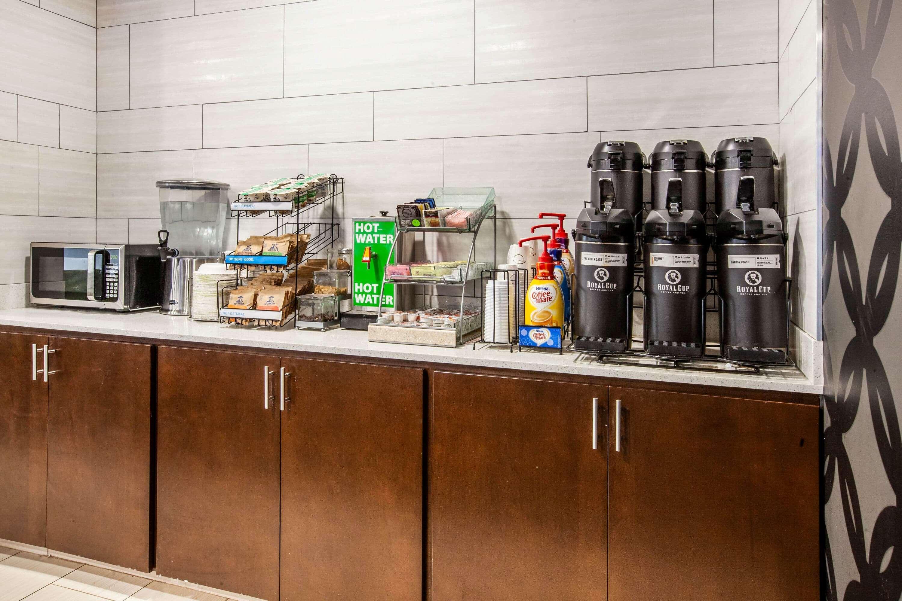 La Quinta Inn And Suites By Wyndham Elkhart Bagian luar foto