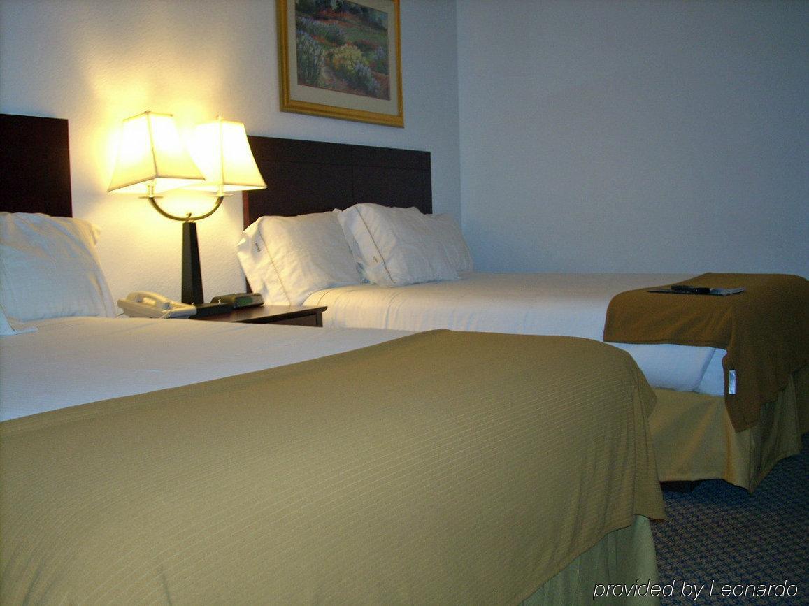 La Quinta Inn And Suites By Wyndham Elkhart Ruang foto