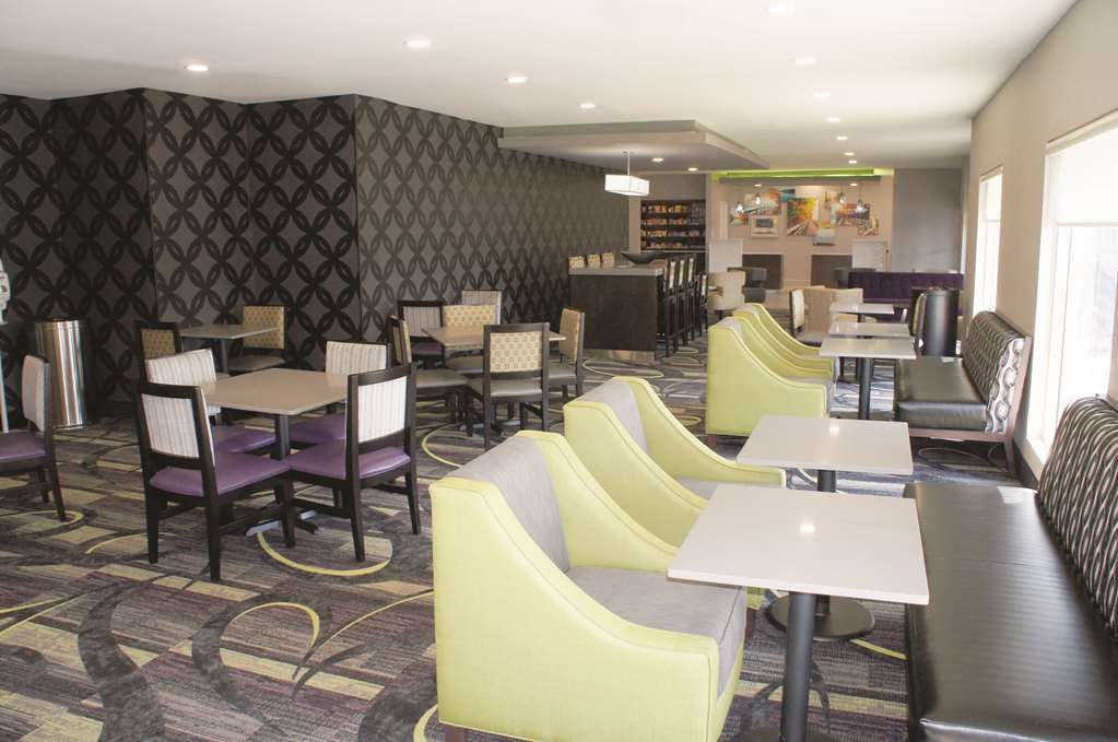 La Quinta Inn And Suites By Wyndham Elkhart Restoran foto