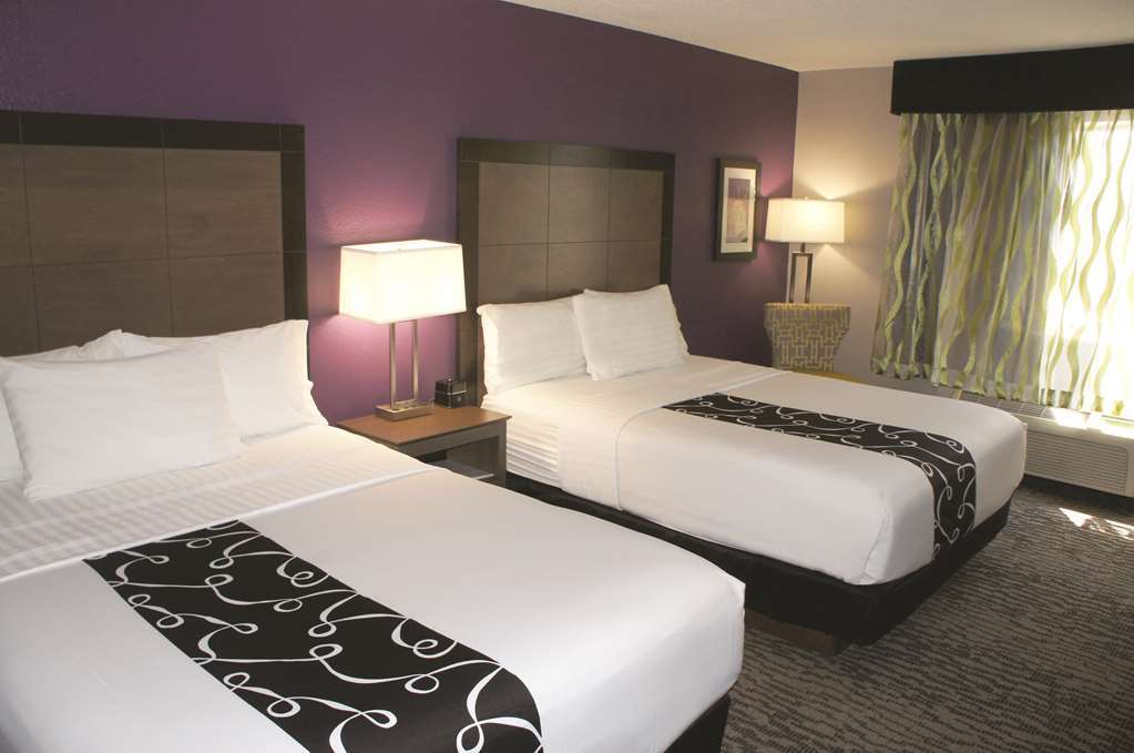 La Quinta Inn And Suites By Wyndham Elkhart Ruang foto