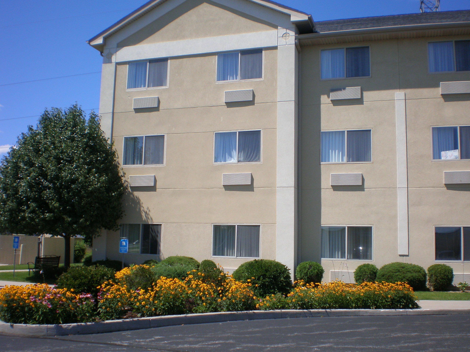 La Quinta Inn And Suites By Wyndham Elkhart Bagian luar foto
