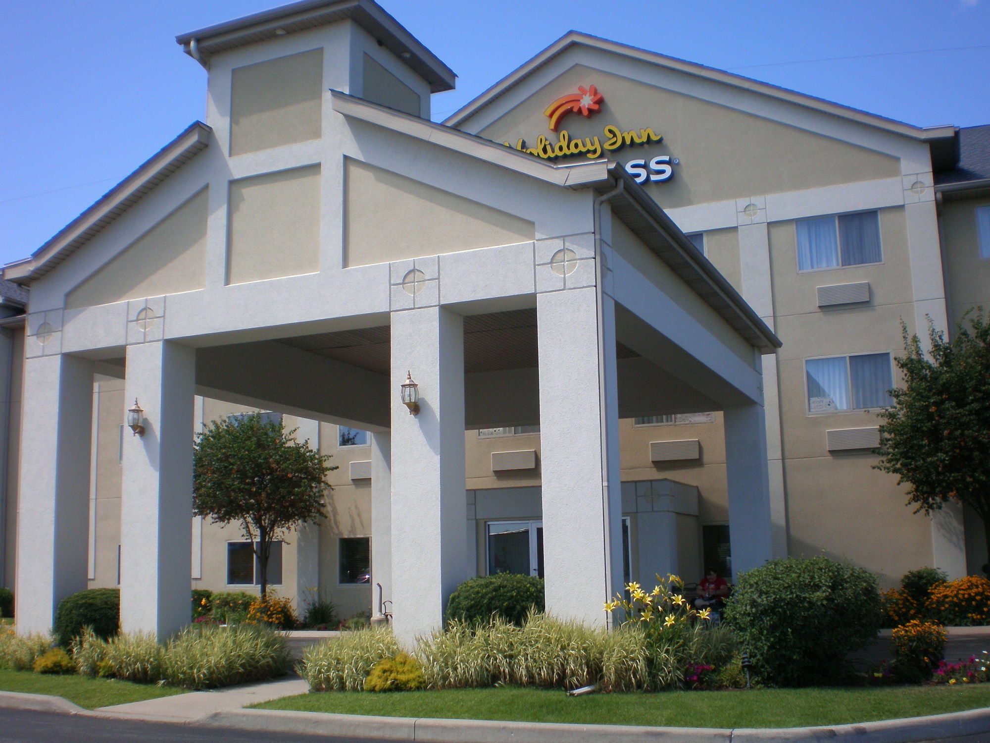 La Quinta Inn And Suites By Wyndham Elkhart Bagian luar foto