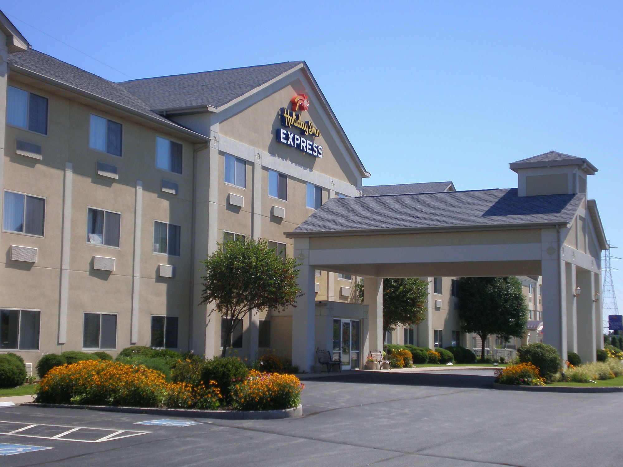 La Quinta Inn And Suites By Wyndham Elkhart Bagian luar foto