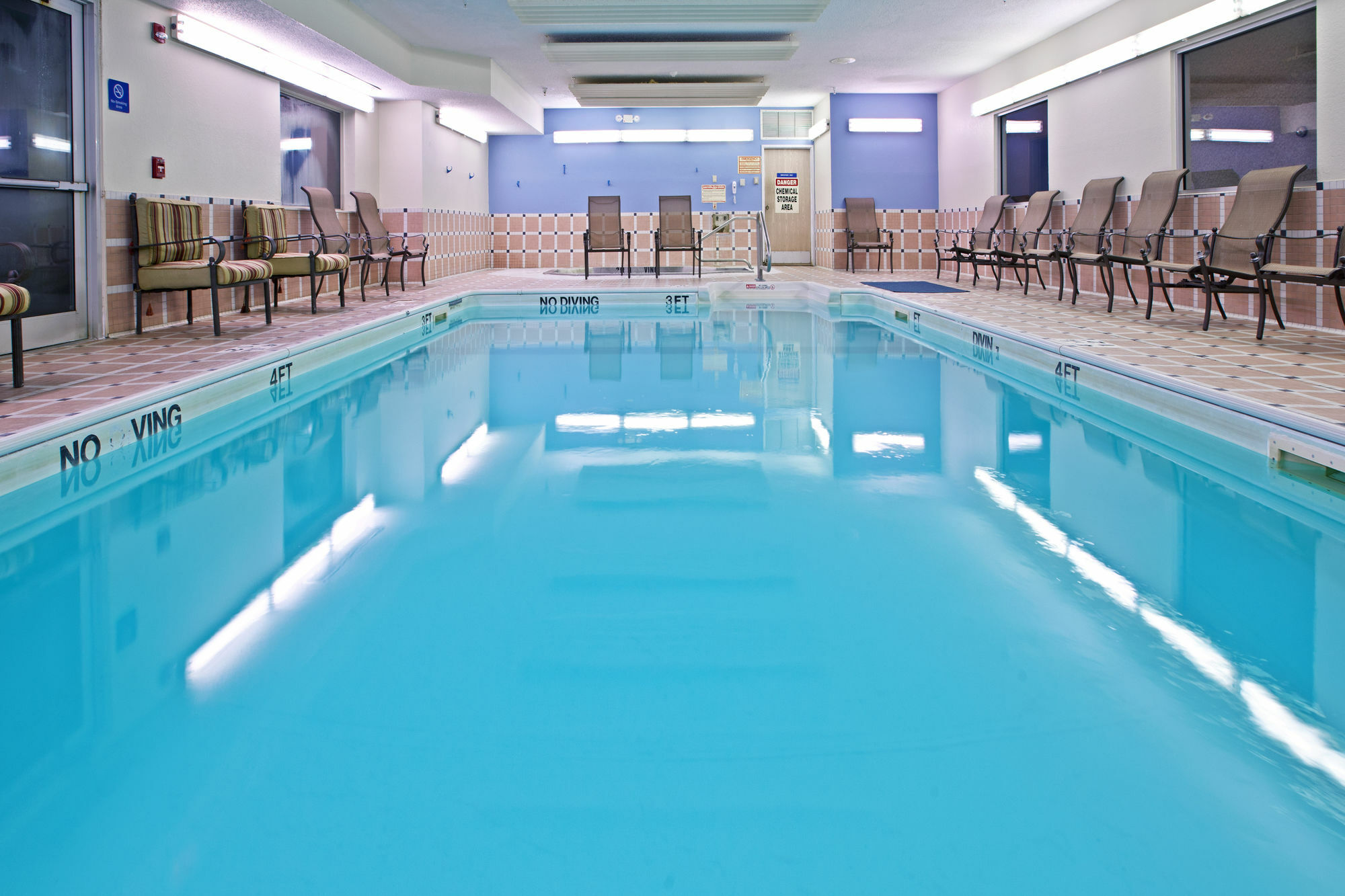 La Quinta Inn And Suites By Wyndham Elkhart Bagian luar foto