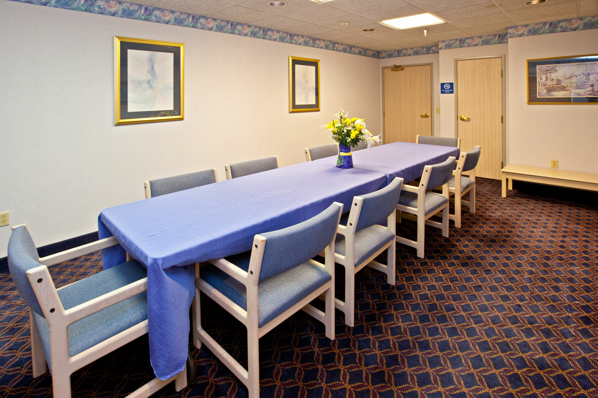 La Quinta Inn And Suites By Wyndham Elkhart Bagian luar foto